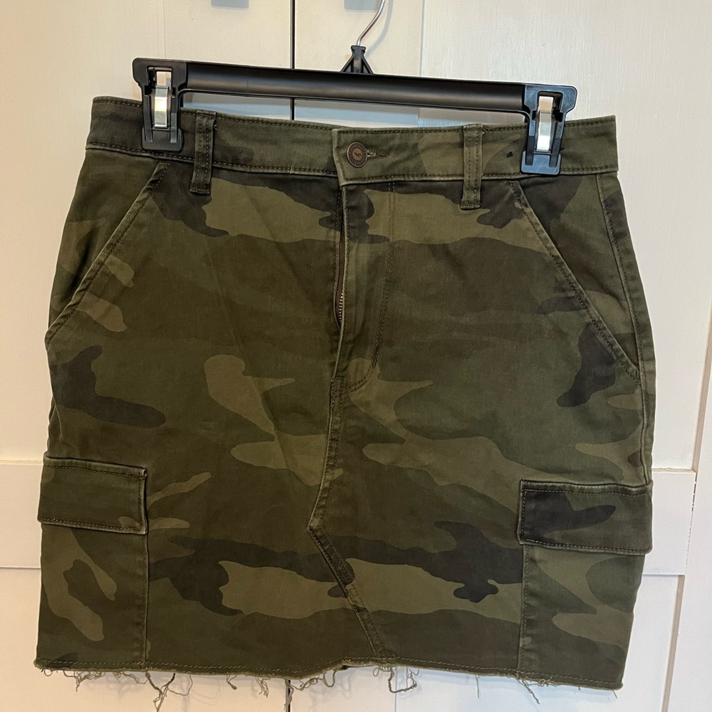 Hollister camo mini skirt.